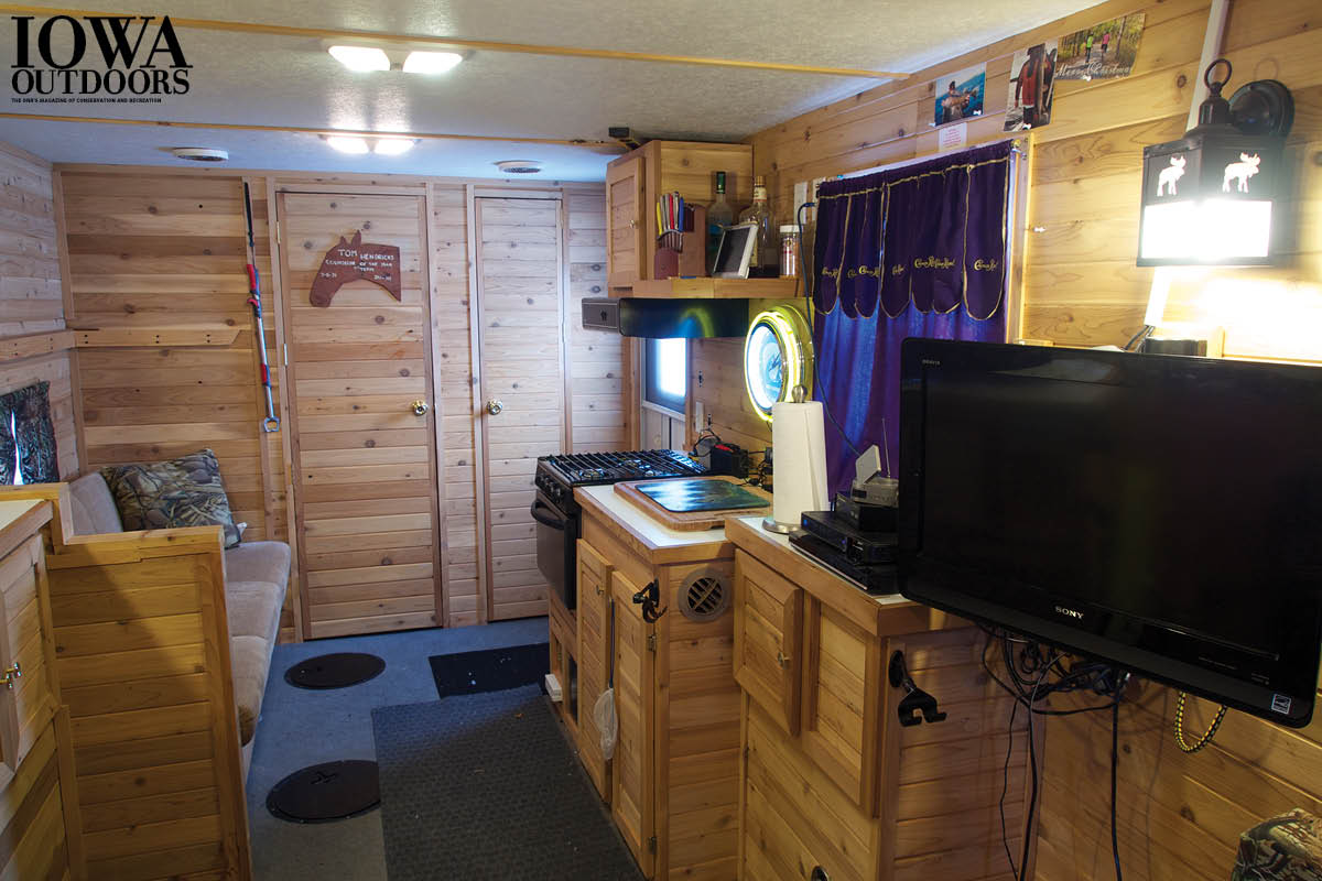 Ice fishing online shack